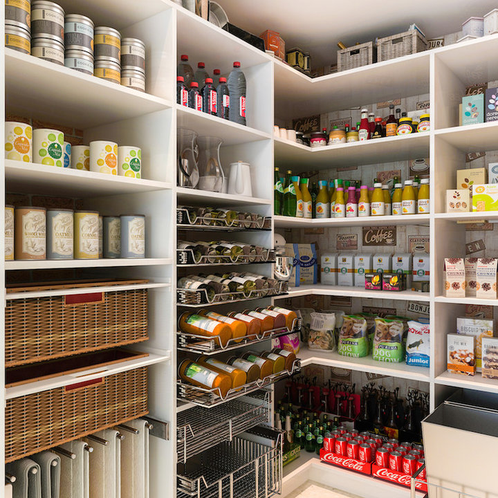 75 Beautiful L-shaped Kitchen Pantry Ideas & Designs - June 2023 | Houzz AU