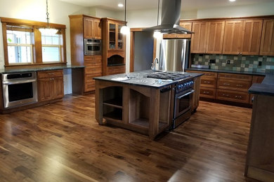 Kitchen - craftsman kitchen idea in Boise
