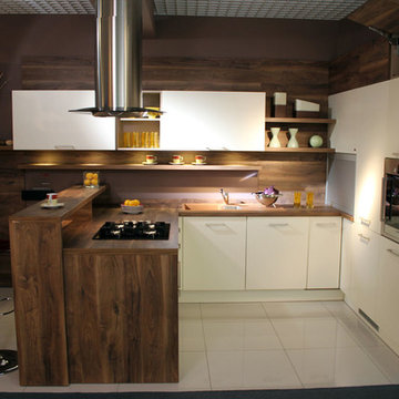 Walnut laminate kitchen