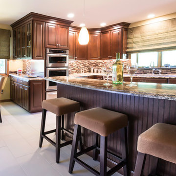 Warm Kitchen with High Peninsula Seating in Downingtown PA