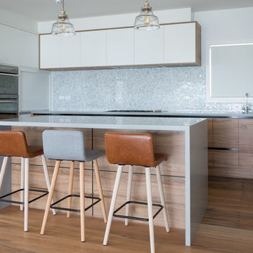 Warm minimalist kitchen