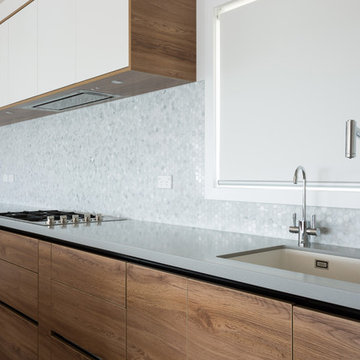 Warm minimalist kitchen