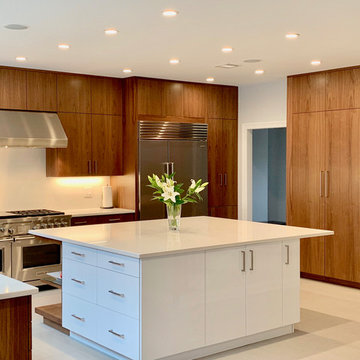 Warm modern kitchen in walnut