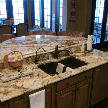 Warm Traditional Kitchen Countertops