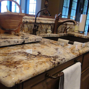 Warm Traditional Kitchen Countertops