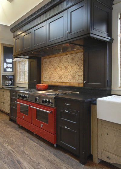 American Traditional Kitchen by Warmington & North