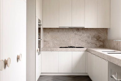 メルボルンにあるラグジュアリーなコンテンポラリースタイルのおしゃれなL型キッチン (フラットパネル扉のキャビネット、白いキャビネット、濃色無垢フローリング、アイランドなし) の写真