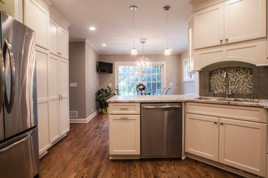 Example of an arts and crafts kitchen design in Milwaukee
