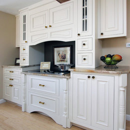 https://www.houzz.com/photos/wayside-kitchens-traditional-kitchen-boston-phvw-vp~123739