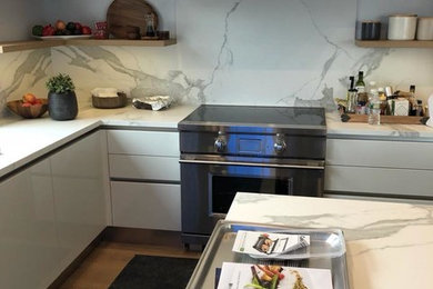 Example of a kitchen design in Boston