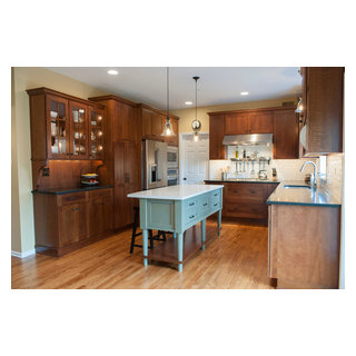 West Chester Kitchen featuring Dura Supreme Craftsman Panel Door - Arts ...