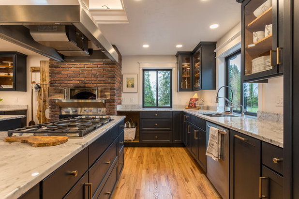 Rustic Kitchen by Schweitzer Design & Build, Inc.