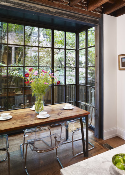 Contemporary Kitchen by Hanson Fine Building