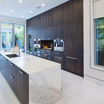 West Side: 2 Toned European Contemporary Kitchen