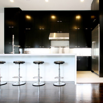 West University Contemporary: Kitchen