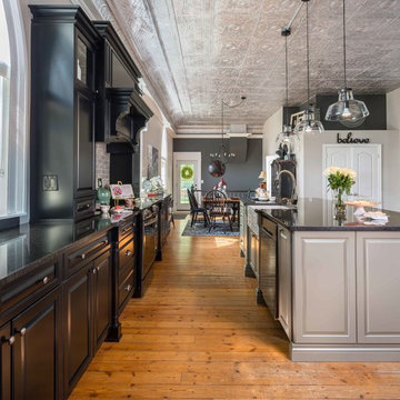 Westfield Onyx Traditional Kitchen