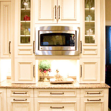White and Bright Vintage Traditional Kitchen