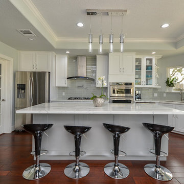 White & gray kitchen