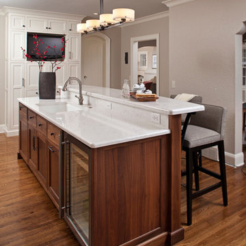 White and walnut kitchen