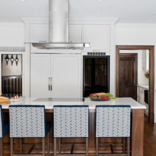 White and walnut kitchen