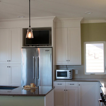 White Cabinets For A Craftsman Style Kitchen