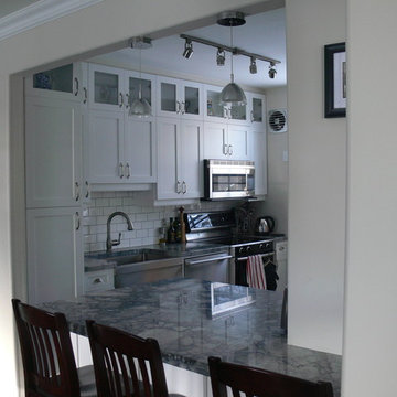 White Kitchen Cabinet Design