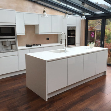 White Kitchen Island with Seamless Sink - Tristone Solid Surface