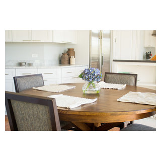 White Kitchen with Gray Marble Counters and Brown Kitchen Table - Contemporain - Cuisine - Miami ...