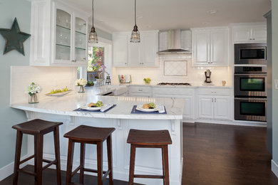 Inspiration for a transitional kitchen remodel in San Francisco