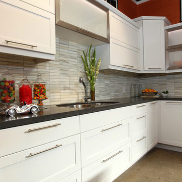 White Shaker Contemporary Kitchen El Segundo, CA.