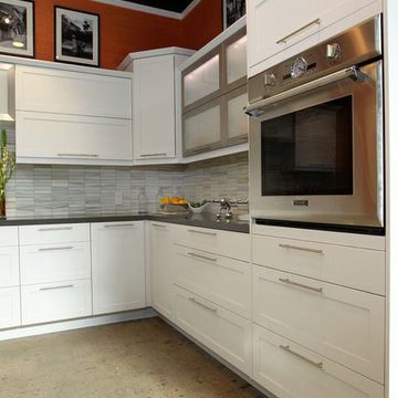 White Shaker Contemporary Kitchen El Segundo, CA.