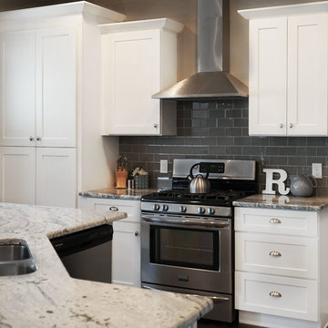 White Shaker Kitchen Cabinets with Soft Close Doors & Drawers