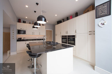 White Shaker Style Kitchen with Island