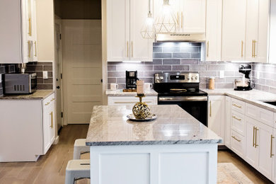 Example of an arts and crafts kitchen design in Columbus