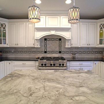 White Small but Magnificant Kitchen