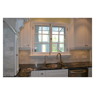 White Victorian Kitchen - Traditional - Kitchen - Toronto | Houzz