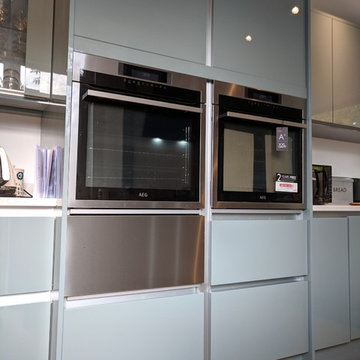 Whitehorse lane,SW25 6UW