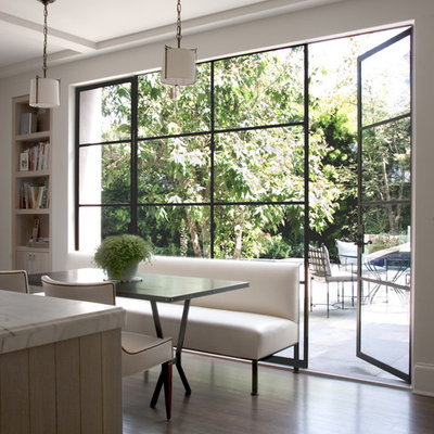 Inspiration for a transitional eat-in kitchen remodel in Los Angeles