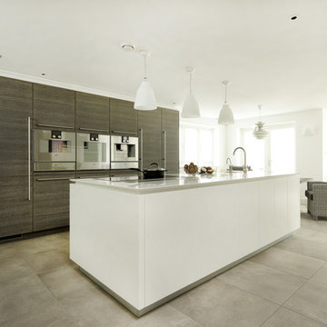 Williams - White & Grey Wood, a contemporary and inviting space for living