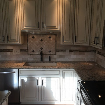 Williamsville- Traditional Cream Kitchen