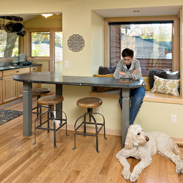 Window bench turned island seating | Che Bella Interiors