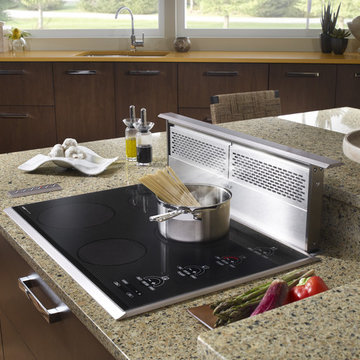 Wolf 30" Induction Cooktop, Black Framed Stainless Trim | CT30IS