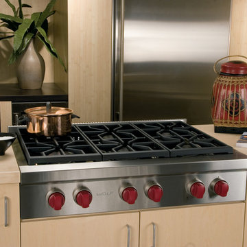 Wolf 36" Pro-style Gas Rangetop, Stainless Steel Liquid Propane | SRT366LP