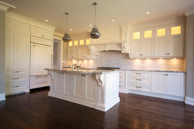 Inspiration for a transitional kitchen remodel in Toronto