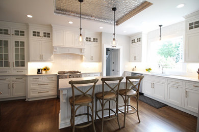 Elegant kitchen photo in New York