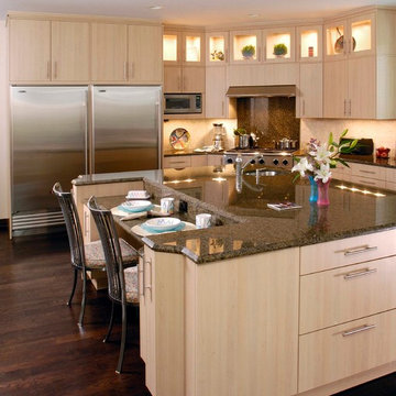 WoodMode Flat Panel Cabinet Kitchen with Breakfast/Prep Island