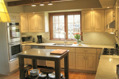 Inspiration for a country kitchen remodel in Chicago