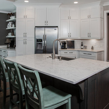 Wrap Around Kitchen and Bar