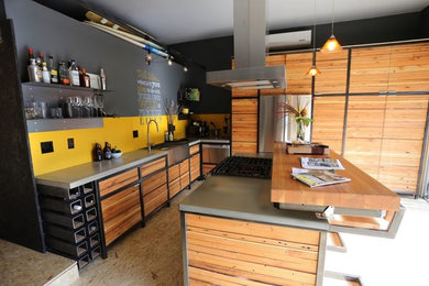 Small trendy kitchen photo in Portland