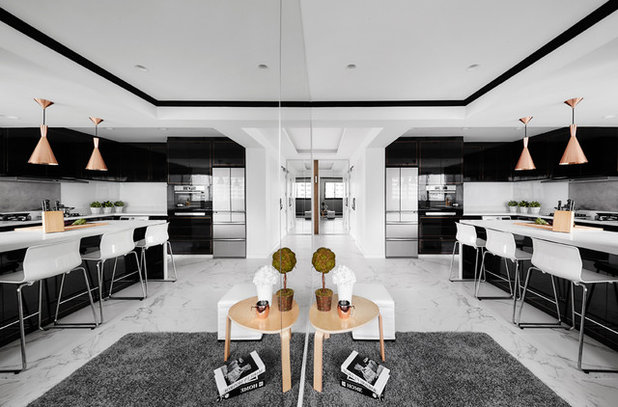 Modern Kitchen by akiHAUS Design Studio